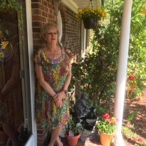 Meet your Posher, Suzanne